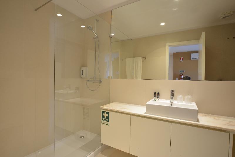 Spot Family Apartments Порту Экстерьер фото